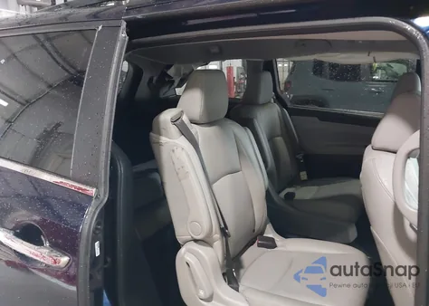 2024 Honda Odyssey Touring z USA, uszkodzony, nr VIN 5FNRL6H86RB044143